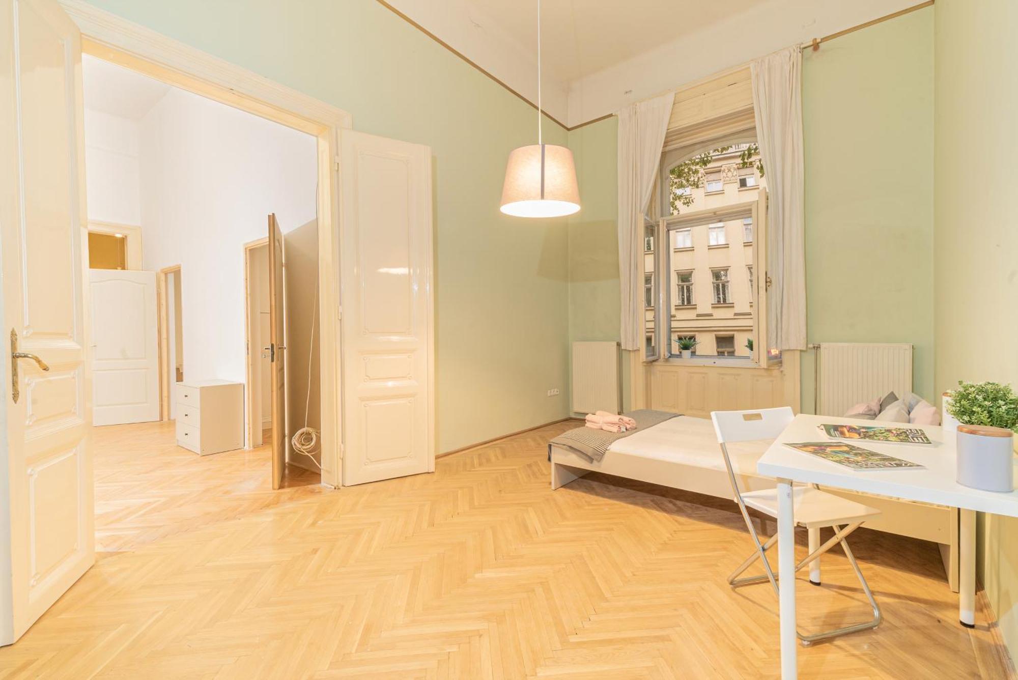 Cozy In The Heart Of Budapest, 5 Bedrooms Appartement *