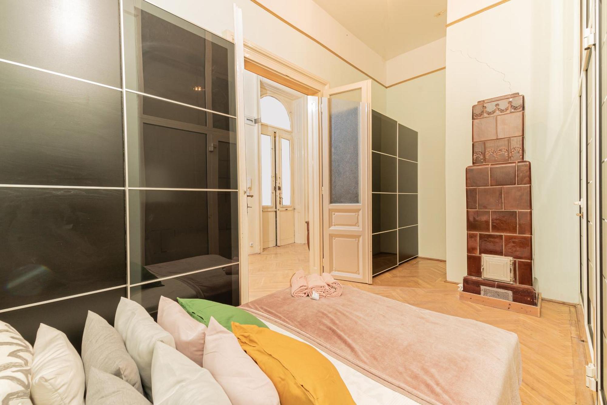 Cozy In The Heart Of Budapest, 5 Bedrooms Appartement *