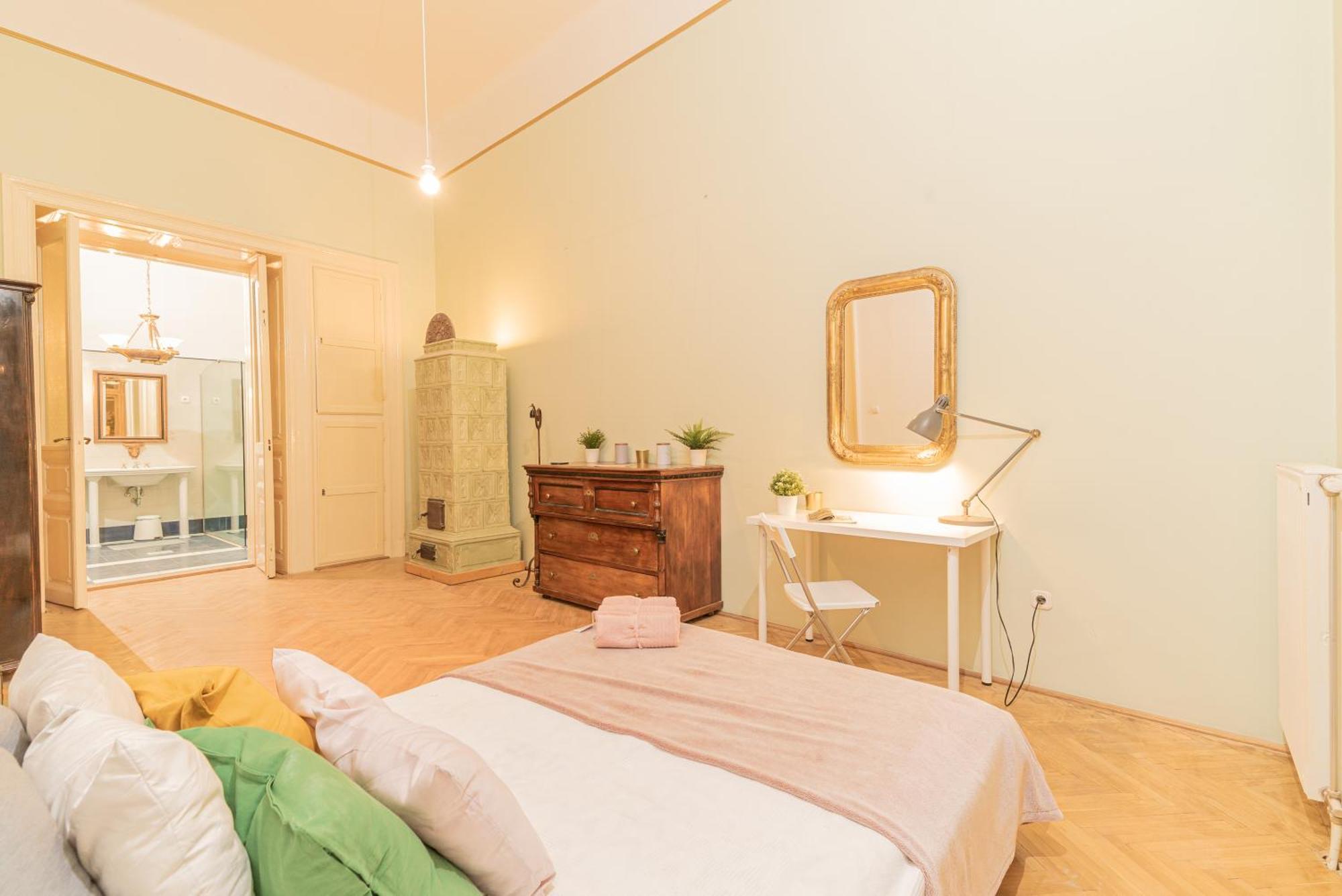 Apartment Cozy In The Heart Of Budapest, 5 Bedrooms Budapest
