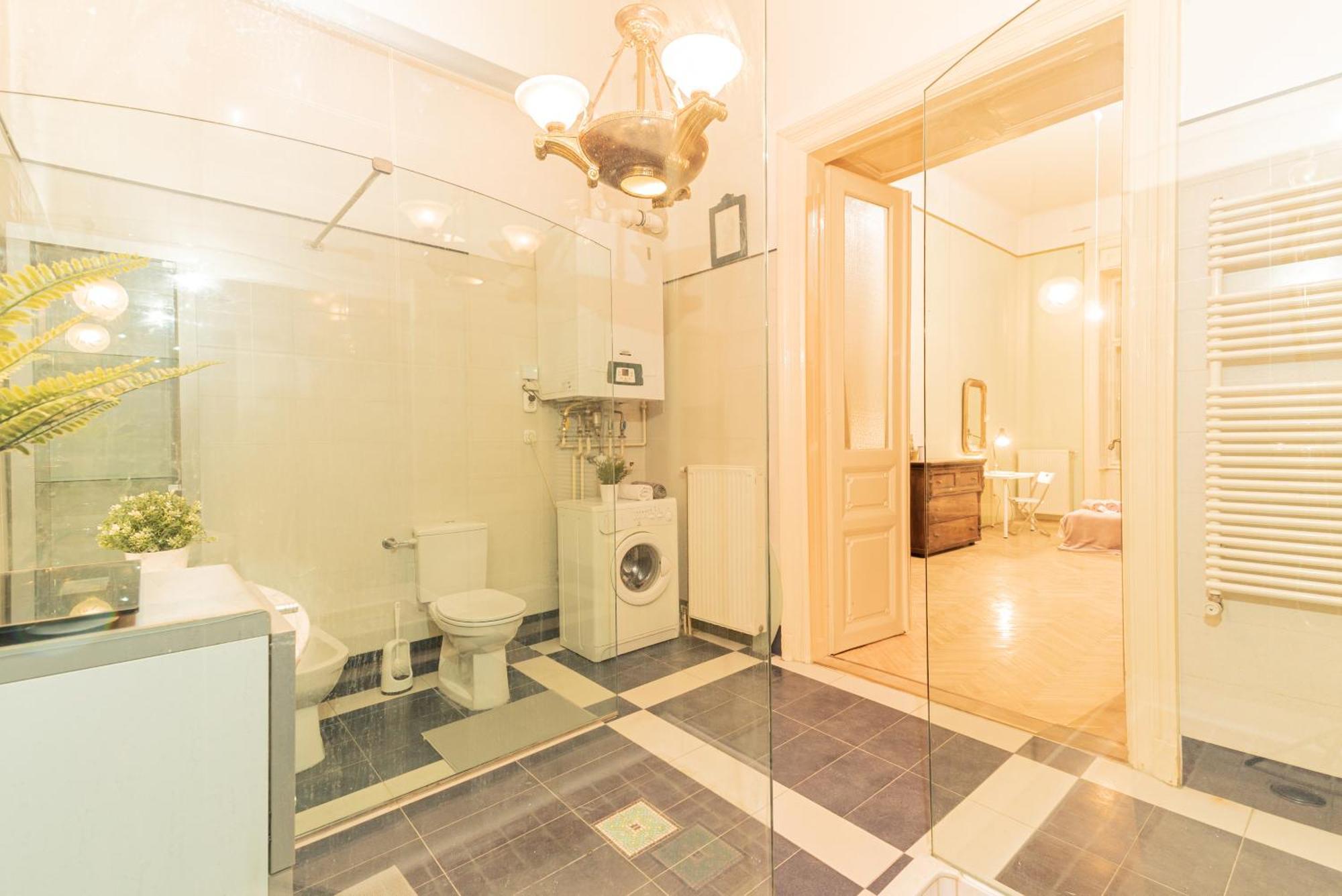 Cozy In The Heart Of Budapest, 5 Bedrooms Apartment Budapest